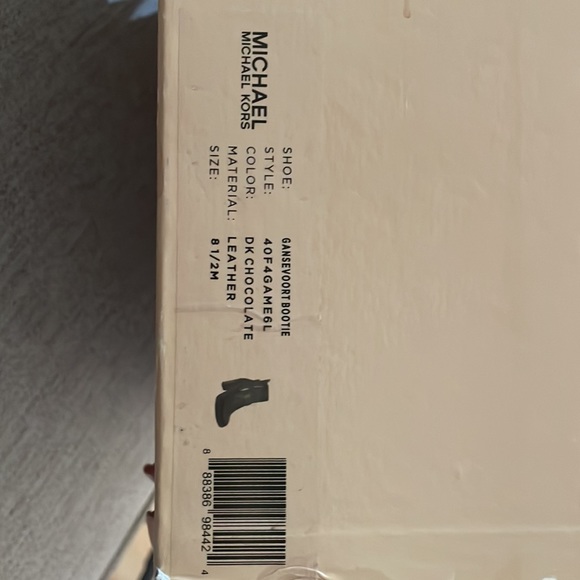 Michael Kors Ankle boot with buckles - Picture 5 of 5